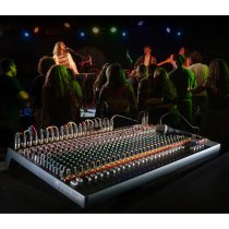 Signature Plus 16-Channel Mixer with Lexicon Effects