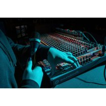 Signature Plus 16-Channel Mixer with Lexicon Effects